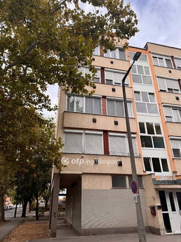 Eladó téglalakás, Cegléden 44.9 M Ft, 2+1 szobás
