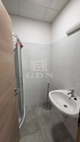Kiadó ipari ingatlan, Székesfehérvárott 2368 E Ft / hó