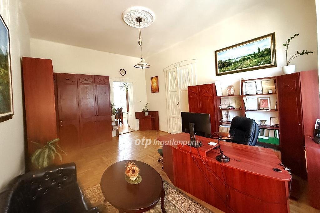 5 bed · 172m² · 169.900.000 ft