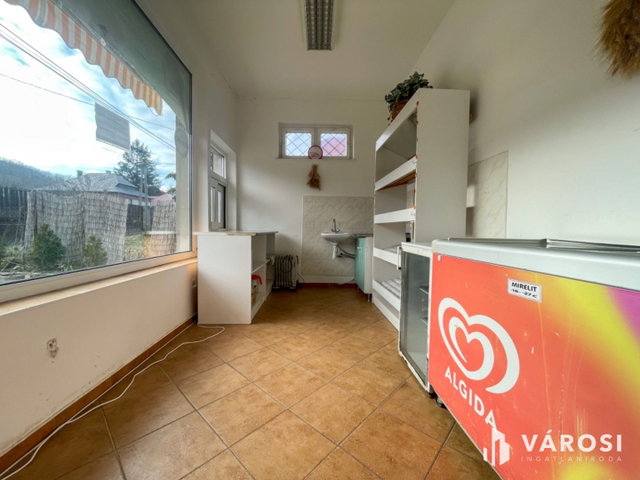 Eladó üzlethelyiség, Mátraterenyén 30 M Ft
