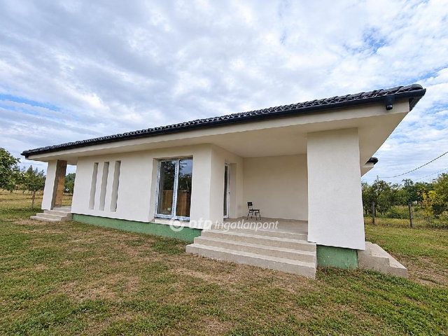 Eladó családi ház, Pusztaszabolcson 116.6 M Ft, 4 szobás
