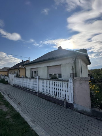Eladó családi ház, Várpalotán, Péti úton 45.5 M Ft, 2 szobás