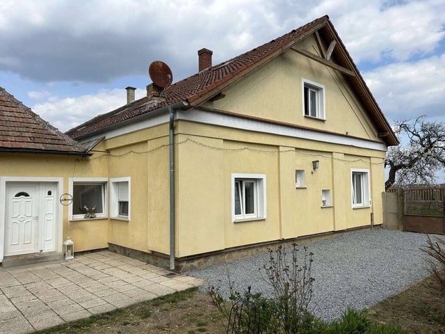 Eladó családi ház, Szakonyon 57.77 M Ft, 4 szobás