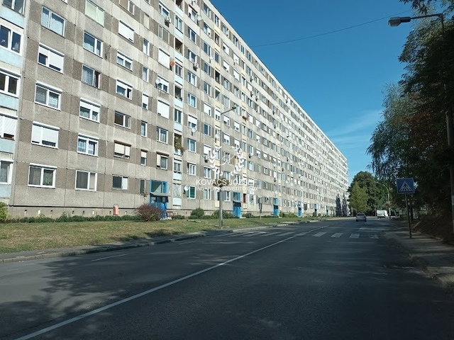 Eladó panellakás, Ózdon, Vasvár úton 8.9 M Ft, 1 szobás