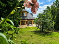 Eladó családi ház, Pécsett 239.9 M Ft, 6 szobás