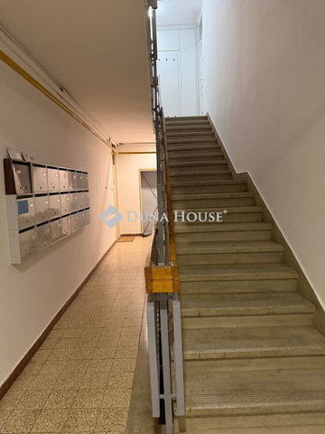 Eladó téglalakás, Veszprémben 65 M Ft, 3 szobás
