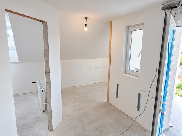 Eladó téglalakás, Vecsésen 50 M Ft, 2 szobás