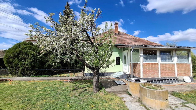 Eladó családi ház, Szigethalmon 69.9 M Ft, 3 szobás