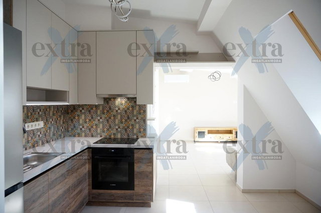 Kiadó téglalakás, albérlet, Szegeden 300 E Ft / hó, 2 szobás