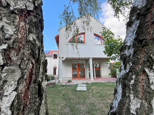 Eladó téglalakás, Kőszegen 78 M Ft, 7 szobás