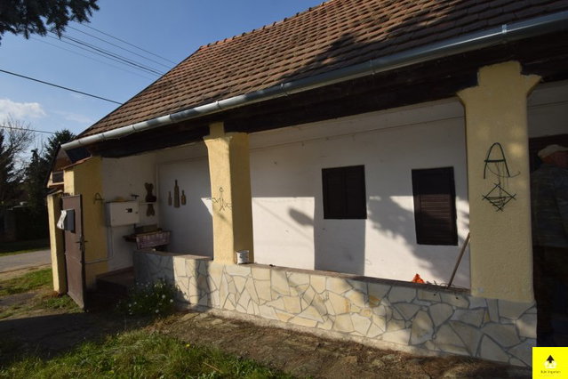 Eladó családi ház, Góron 22.9 M Ft, 2 szobás