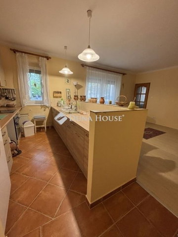 Eladó téglalakás, Pécsett 34.5 M Ft, 2 szobás