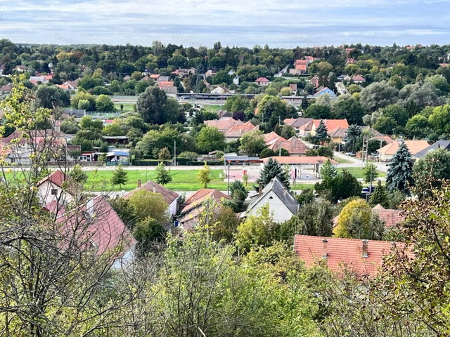 Eladó telek, Gödöllőn 110 M Ft, 3 szobás / költözzbe.hu