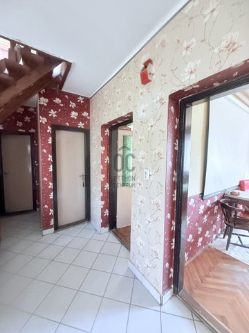 Eladó családi ház, Bakonyszentlászlón 59.99 M Ft, 2 szobás