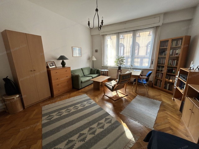 Eladó téglalakás, Budapesten, VIII. kerületben 53.9 M Ft