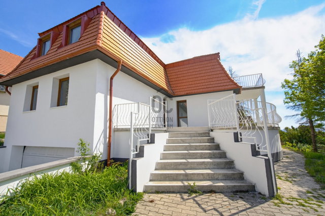 Eladó családi ház, Szentendrén 135 M Ft, 5 szobás