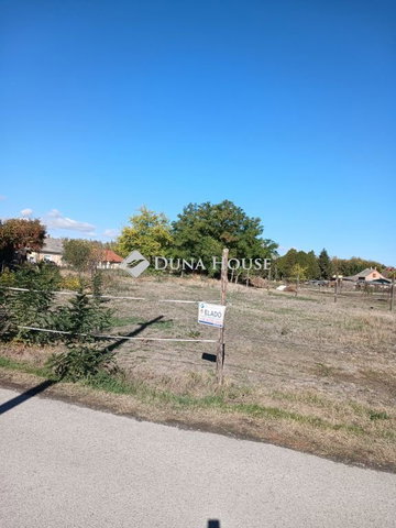 Eladó telek, Dunapatajon, József Attila utcában 3.9 M Ft