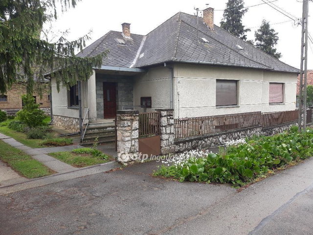 Eladó családi ház, Pogányon 95 M Ft, 5 szobás