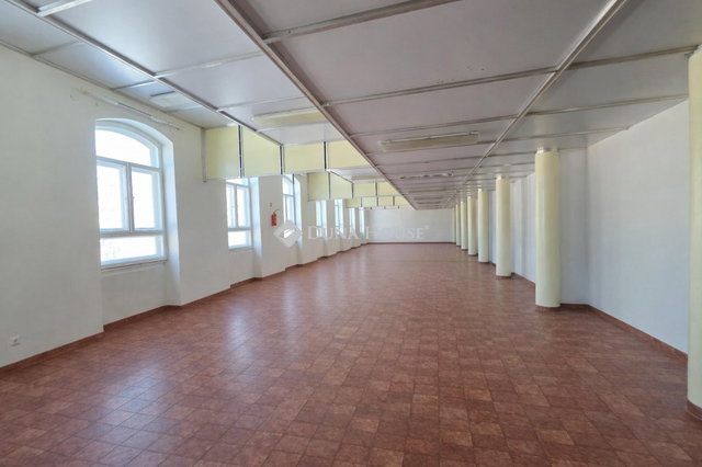 Eladó ipari ingatlan, Szegeden 1088.85 M Ft / költözzbe.hu