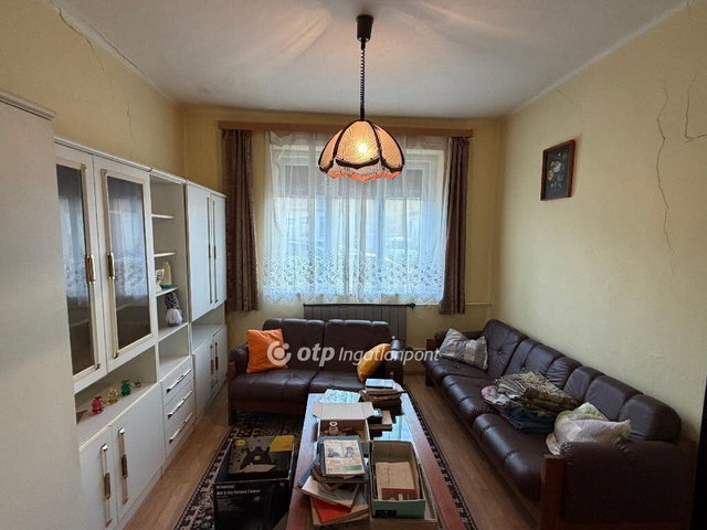 Eladó családi ház, Szomolyán 19.9 M Ft, 2+1 szobás