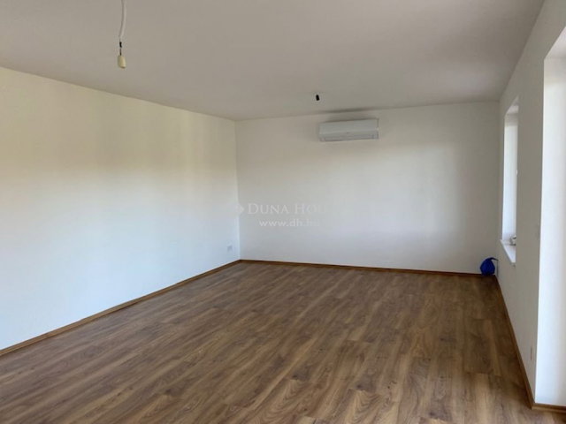Eladó nyaraló, Orfűn 65 M Ft, 1 szobás / költözzbe.hu