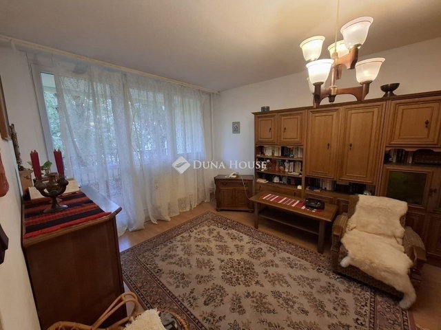 Eladó panellakás, Budapesten, III. kerületben 75 M Ft, 2 szobás