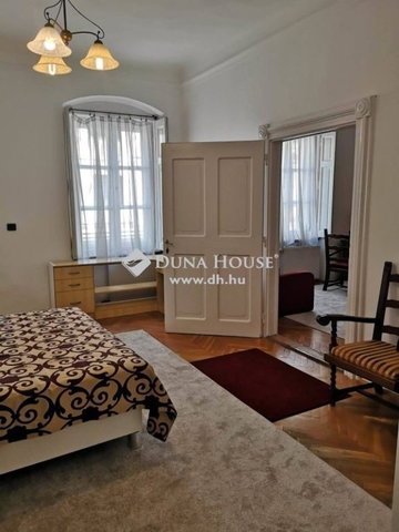 Kiadó téglalakás, albérlet, Pécsett 230 E Ft / hó, 2 szobás
