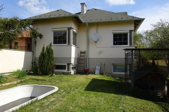 Eladó családi ház, Székesfehérvárott 299 M Ft, 5 szobás