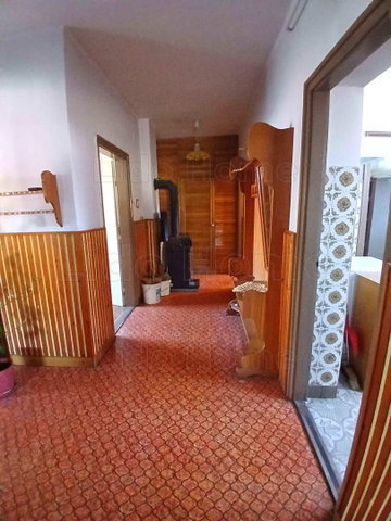 Eladó családi ház, Veszprémben 85 M Ft, 6 szobás