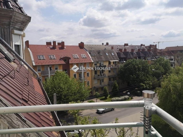 Eladó téglalakás, Szegeden 81.59 M Ft, 5 szobás