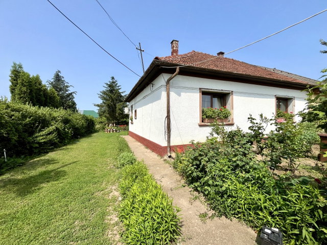Eladó ikerház, Nyíregyházán 39.9 M Ft, 3 szobás