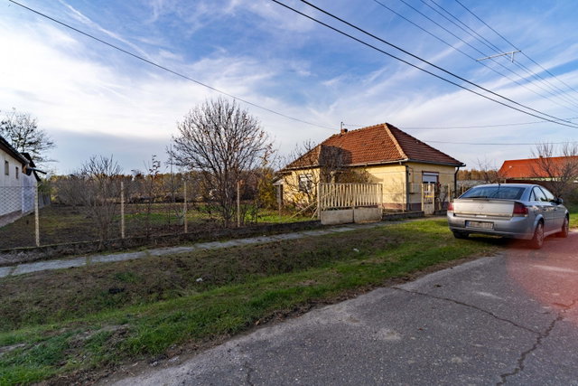 Eladó családi ház, Fajszon, Károlyi Mihály utcában 6.5 M Ft