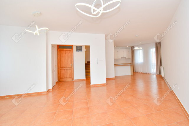 Eladó téglalakás, Kisteleken 79.99 M Ft, 4 szobás