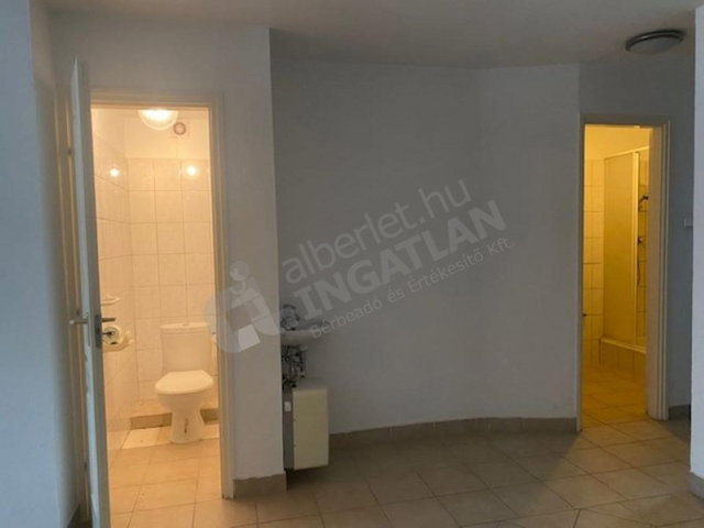 Kiadó családi ház, albérlet, XIV. kerületben, Dorozsmai utcában