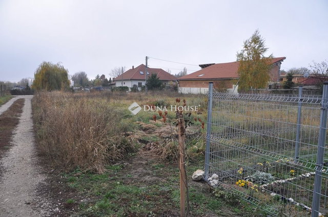 Eladó telek, Kápolnásnyéken, Szent László utcában 37.9 M Ft