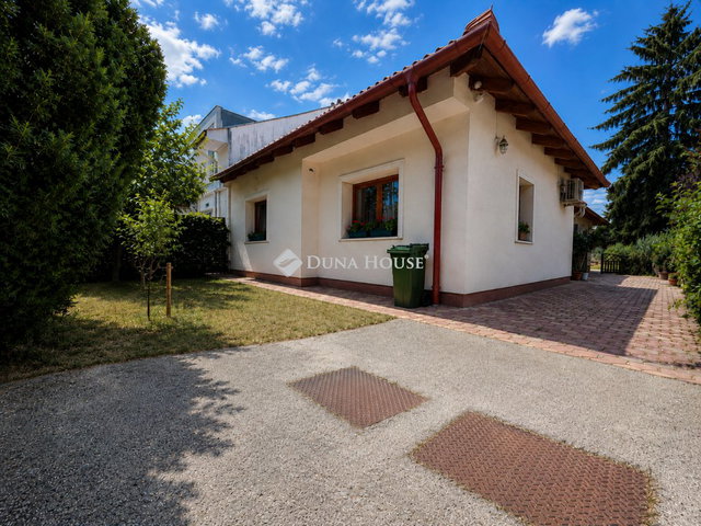 Eladó családi ház, Budapesten, III. kerületben 219 M Ft