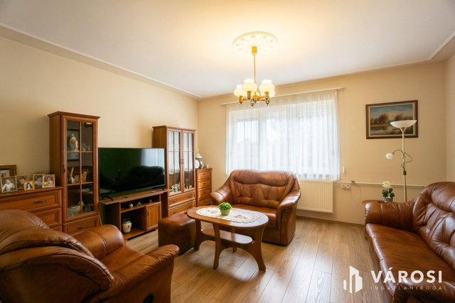 Eladó családi ház, Győrött 110 M Ft, 4 szobás