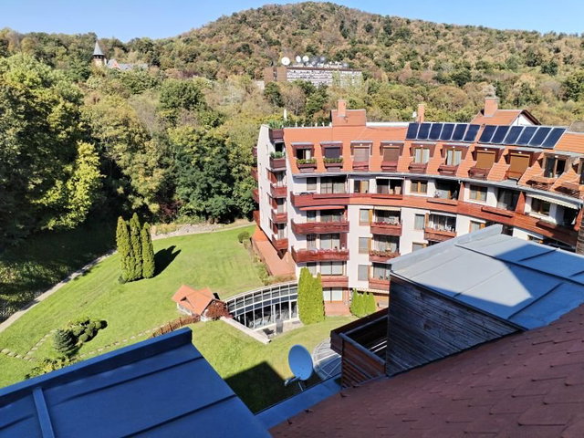 Eladó téglalakás, Budapesten, II. kerületben, Budakeszi úton