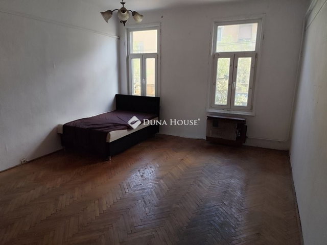 Eladó téglalakás, Budapesten, XIV. kerületben 42 M Ft, 1 szobás
