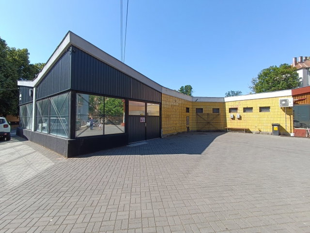 Eladó üzlethelyiség, Hódmezővásárhelyen 44 M Ft