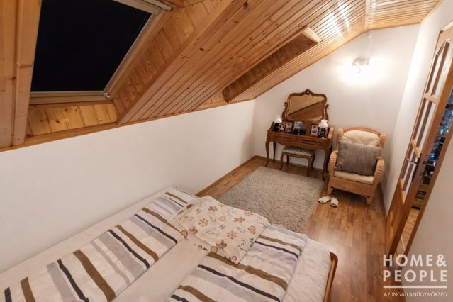 Eladó üzlethelyiség, Pusztaszeren 109 M Ft, 7 szobás