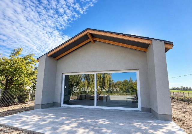 Eladó családi ház, Szarvason 156.99 M Ft, 3 szobás