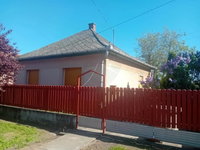 Eladó családi ház, Adácson 26.5 M Ft, 2+1 szobás
