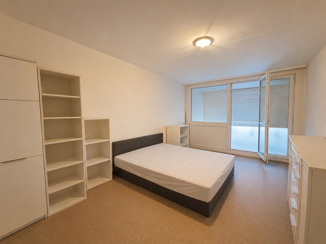 Eladó panellakás, Komlón, Körtvélyes utcában 20.9 M Ft