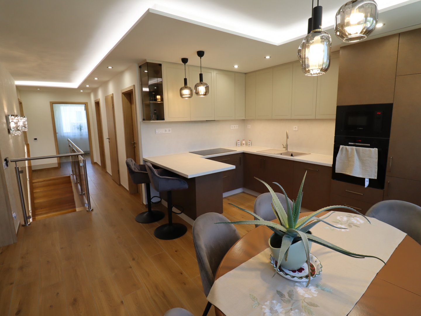 3 bed · 170m² · 500.000 ft