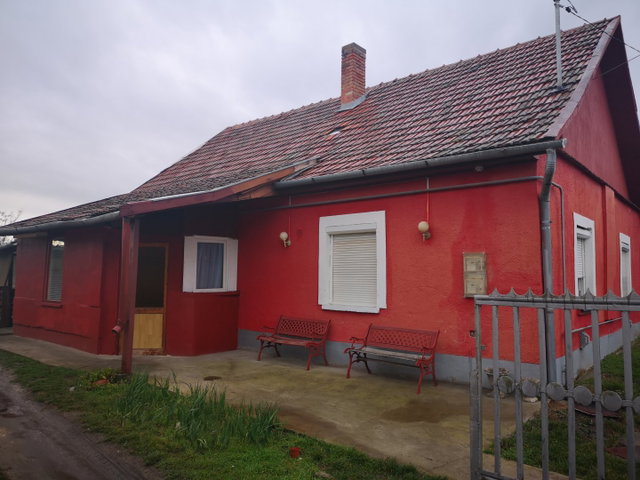 Eladó családi ház, Jászalsószentgyörgyon 13.5 M Ft, 4 szobás