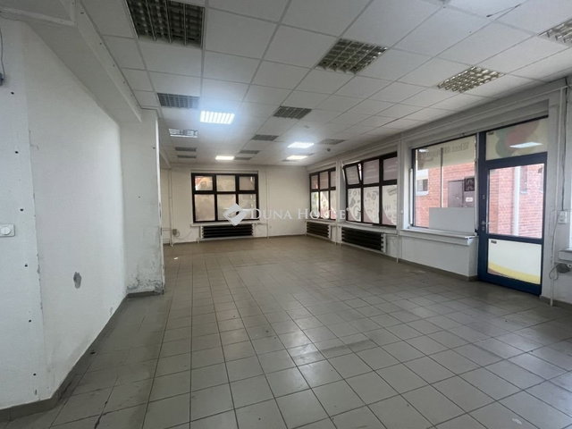 Eladó üzlethelyiség, Oroszlányban 95 M Ft / költözzbe.hu