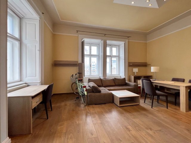 Eladó téglalakás, Budapesten, VI. kerületben 143.9 M Ft