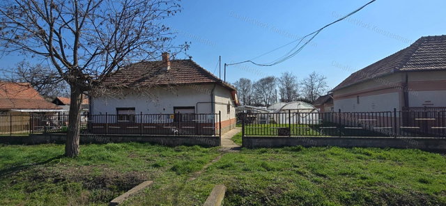 Eladó családi ház, Cibakházán 17.5 M Ft, 2 szobás