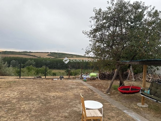 Eladó ikerház, Annavölgyben 39.9 M Ft, 2 szobás
